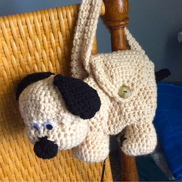 HAND CRAFTED Crocheted Amigurumi Beige and Black Puppy Dog Carrying Purse Toy - Picture 3 of 7